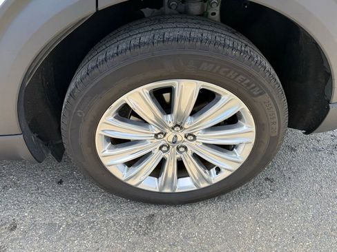 Used 2020 Ford Explorer Limited w/ Hybrid Equipment Group 310A AWD/4WD image 16