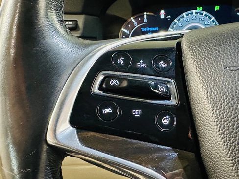 Used 2018 Cadillac Escalade ESV Premium Luxury image 15