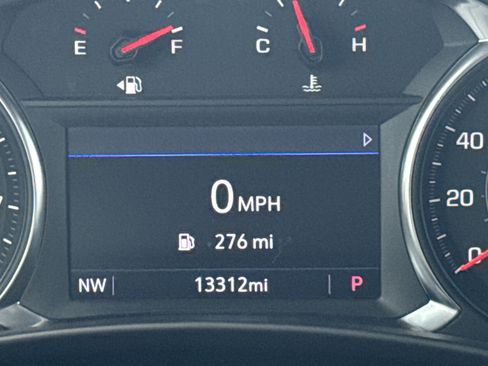 Used 2023 Chevrolet Equinox RS w/ RS Leather Package FWD image 21