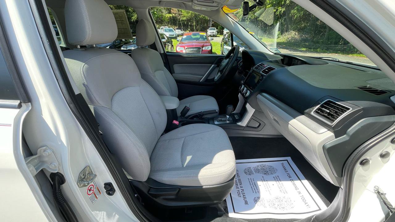 Used 2017 Subaru Forester 2.5i Premium AWD/4WD image 36