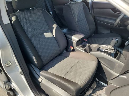 Used 2022 Nissan Rogue Sport SV image 20