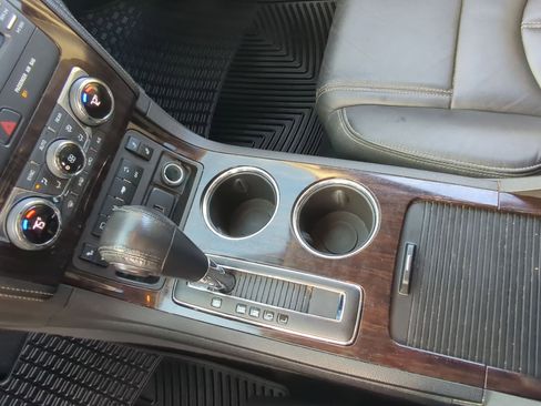 Used 2017 Chevrolet Traverse LT image 19