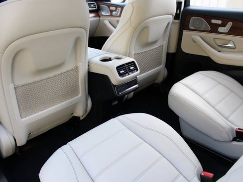 Used 2022 Mercedes-Benz GLS 580 4MATIC image 10