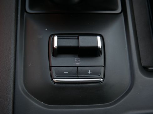 Used 2024 GMC Sierra 1500 Denali AWD/4WD image 31