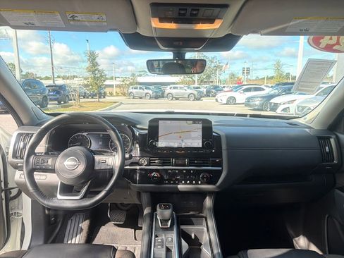 Certified 2024 Nissan Pathfinder SL w/ SL Premium Package image 29