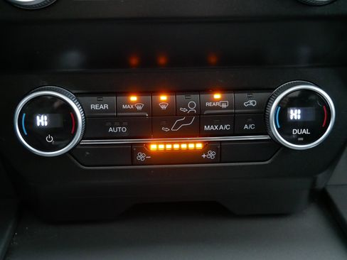 Used 2021 Ford Expedition XLT w/ Black Accent Package image 21