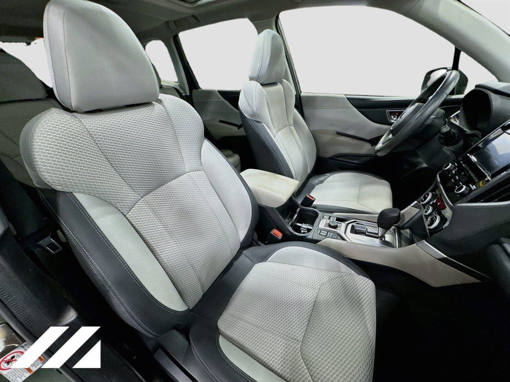 Used 2020 Subaru Forester Premium AWD/4WD image 31