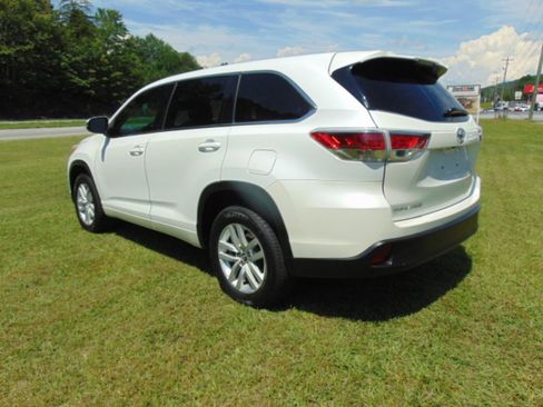 Used 2016 Toyota Highlander LE FWD image 28