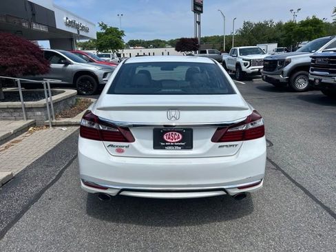 Used 2017 Honda Accord Sport image 4