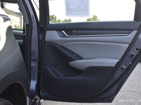 Used 2018 Honda Accord EX image 11