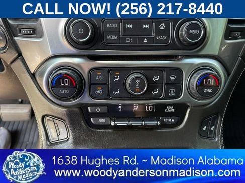 Used 2019 Chevrolet Suburban LT w/ LT Signature Package RWD image 9