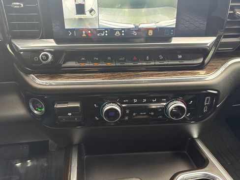 Used 2024 GMC Sierra 1500 Elevation w/ Elevation Premium Package AWD/4WD image 19