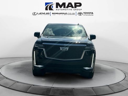 Used 2022 Cadillac Escalade Premium Luxury w/ LPO, Radiant Package AWD/4WD image 8