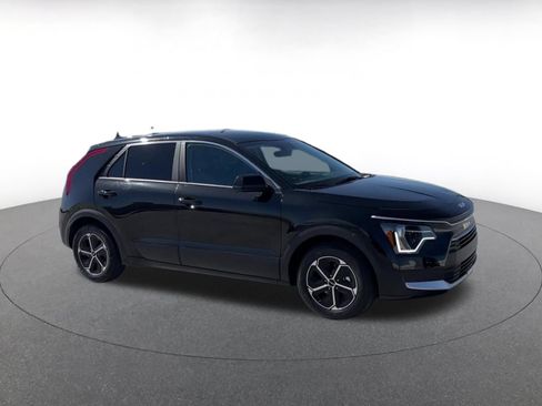 Used 2026 Kia Niro LX FWD image 2