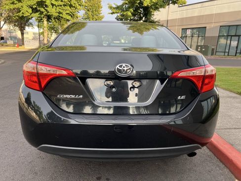 Used 2019 Toyota Corolla LE w/ Carpet Mat Package (TMS) FWD image 4