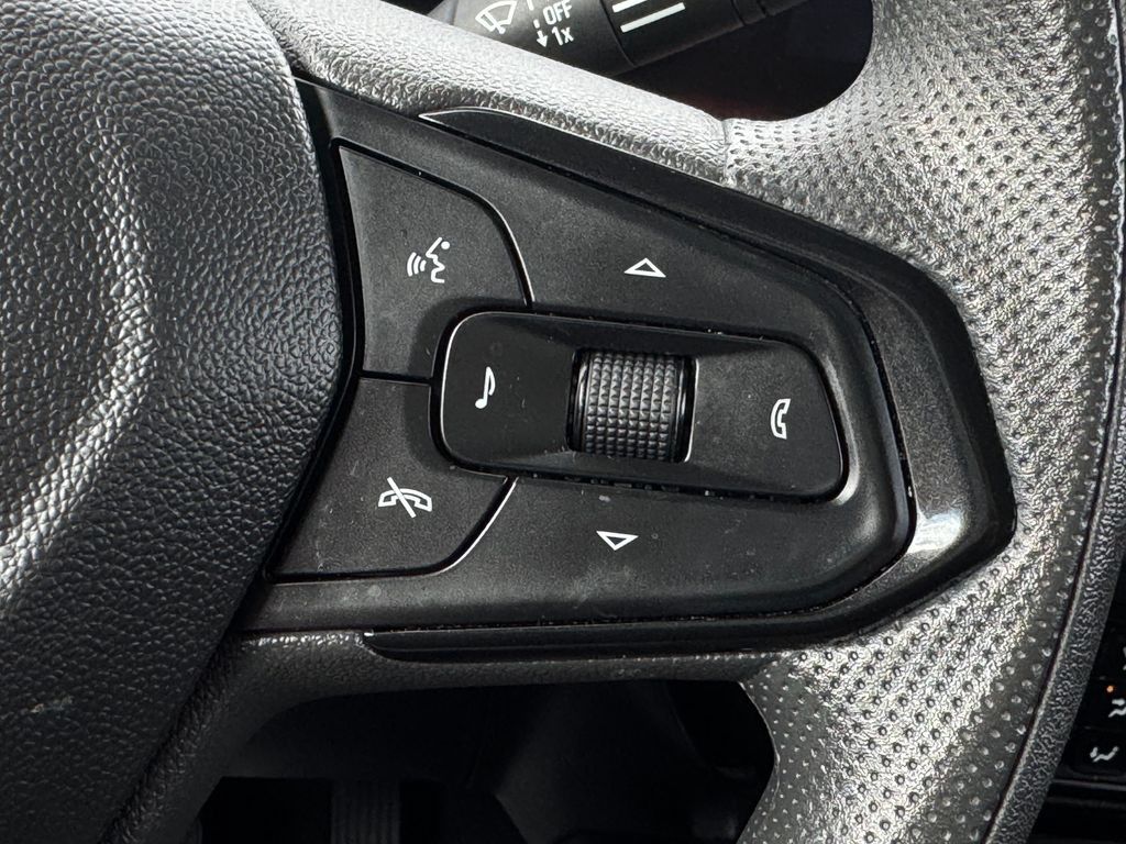 Used 2025 Chevrolet TrailBlazer LT AWD/4WD image 25
