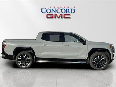 Used 2024 GMC Sierra EV Denali image 3
