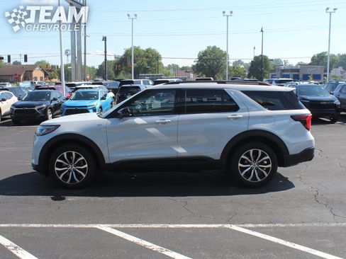Used 2026 Ford Explorer ST-Line AWD/4WD image 7