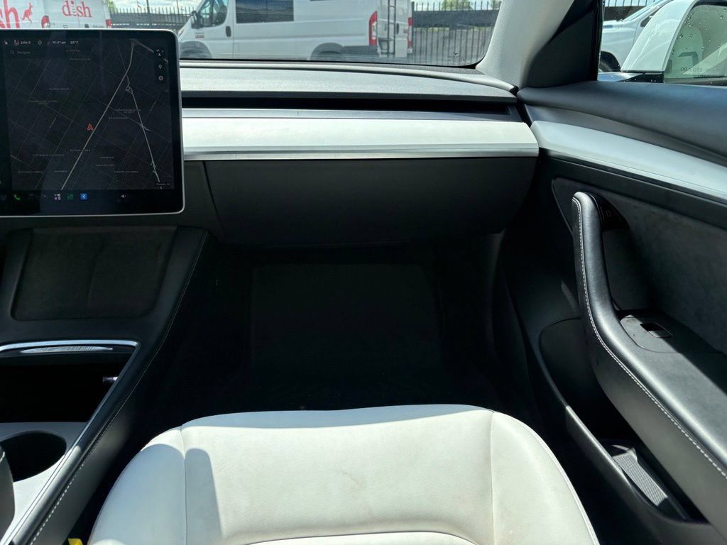 Used 2021 Tesla Model 3 Standard Range Plus RWD image 7