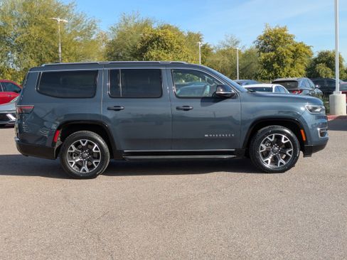 Used 2024 Jeep Wagoneer Series III image 2