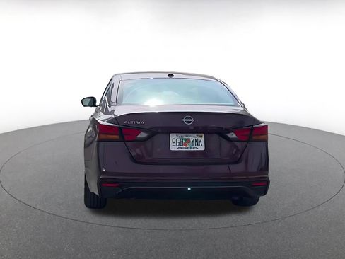 Used 2025 Nissan Altima 2.5 SV image 11