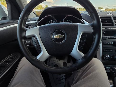 Used 2011 Chevrolet Traverse LT w/ Personal Connectivity Package image 17