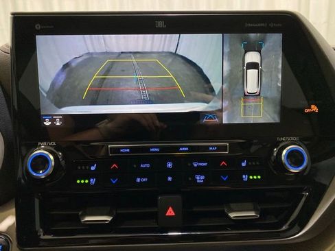 Used 2022 Toyota Highlander Limited image 21