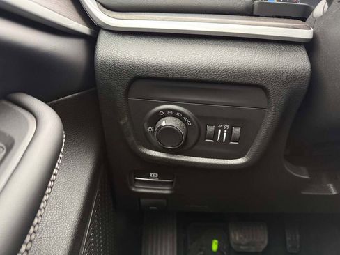 New 2026 Jeep Grand Cherokee Altitude image 30