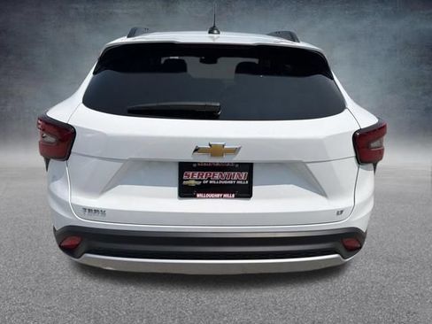 Used 2024 Chevrolet Trax LT FWD image 8