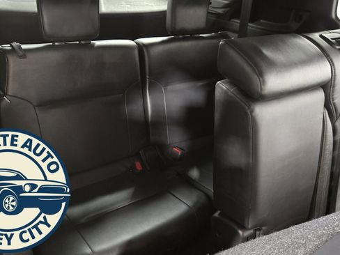 Used 2022 Mitsubishi Outlander SE image 32