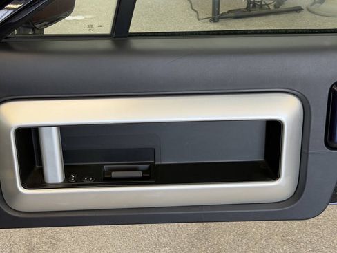 Used 2006 Ford GT RWD image 50