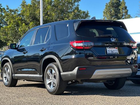 Used 2023 Honda Pilot EX-L image 6