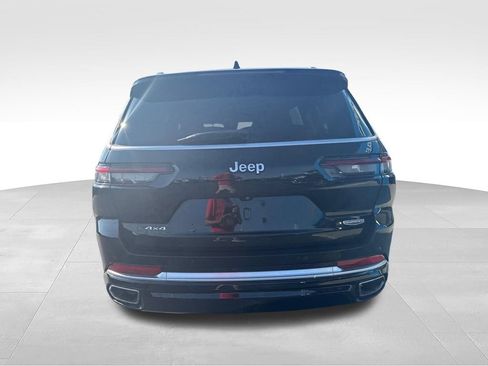 Used 2023 Jeep Grand Cherokee L Summit w/ Luxury Tech Group V AWD/4WD image 4