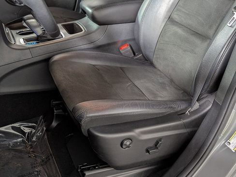 Used 2019 Jeep Grand Cherokee Altitude image 17