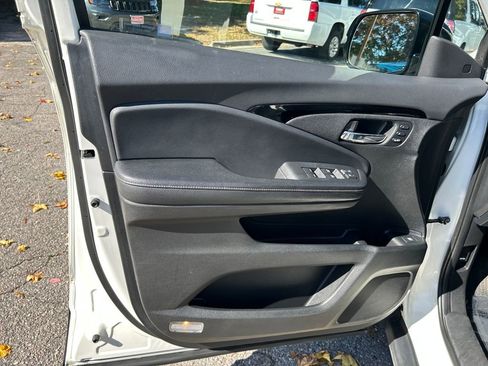 Used 2017 Honda Ridgeline RTL-E image 11