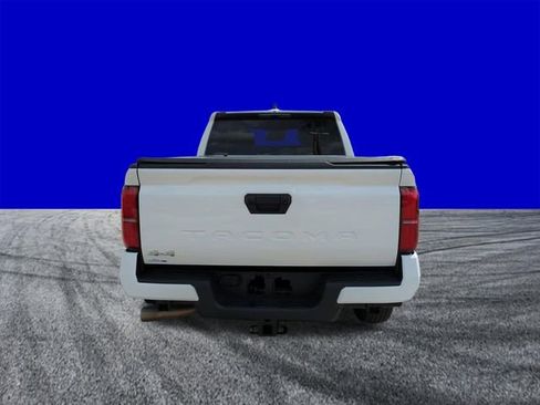 Used 2025 Toyota Tacoma SR5 AWD/4WD image 5