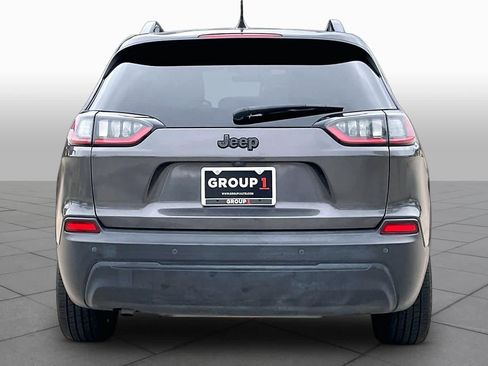 Used 2019 Jeep Cherokee Latitude Plus FWD image 5