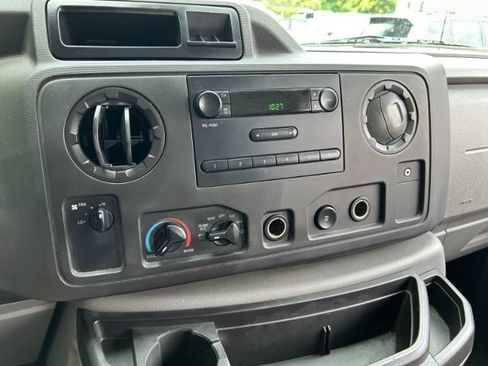 Used 2014 Ford E-350 and Econoline 350 Extended Super Duty RWD image 13