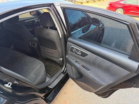 Used 2015 Nissan Altima 2.5 SV w/ Convenience Package image 15