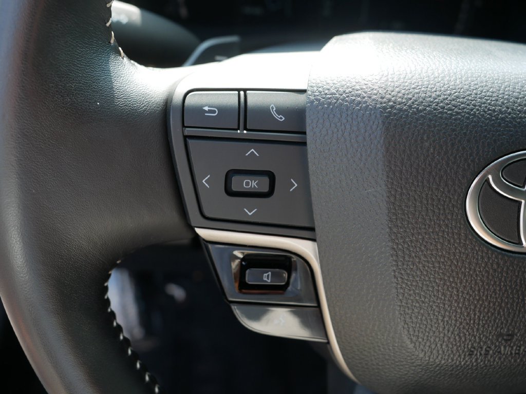 Used 2025 Toyota Camry SE FWD image 26