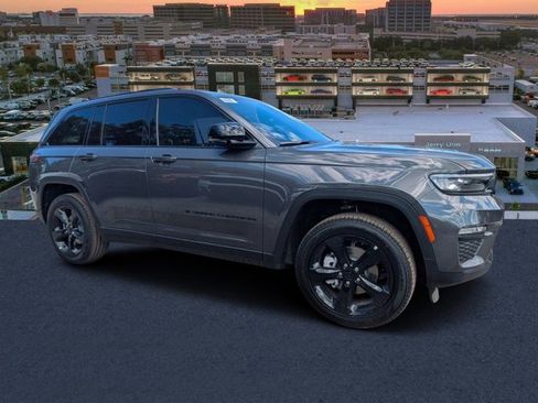 New 2025 Jeep Grand Cherokee Limited w/ Black Appearance Package image 1