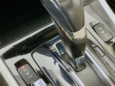 Used 2016 Honda Accord Touring image 25