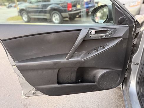 Used 2010 MAZDA MAZDA3 i Touring image 13