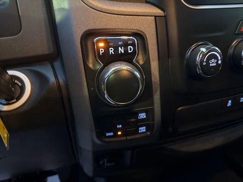 Used 2017 RAM 1500 Express w/ Express Value Package image 30