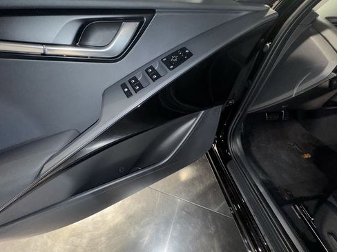 Certified 2025 Kia Niro EX Touring image 17