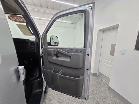 Used 2024 Chevrolet Express 2500 w/ Driver Convenience Package RWD image 23