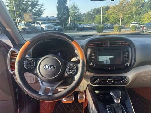 Used 2021 Kia Soul LX FWD image 5