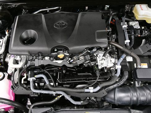 Used 2022 Toyota Camry LE image 31