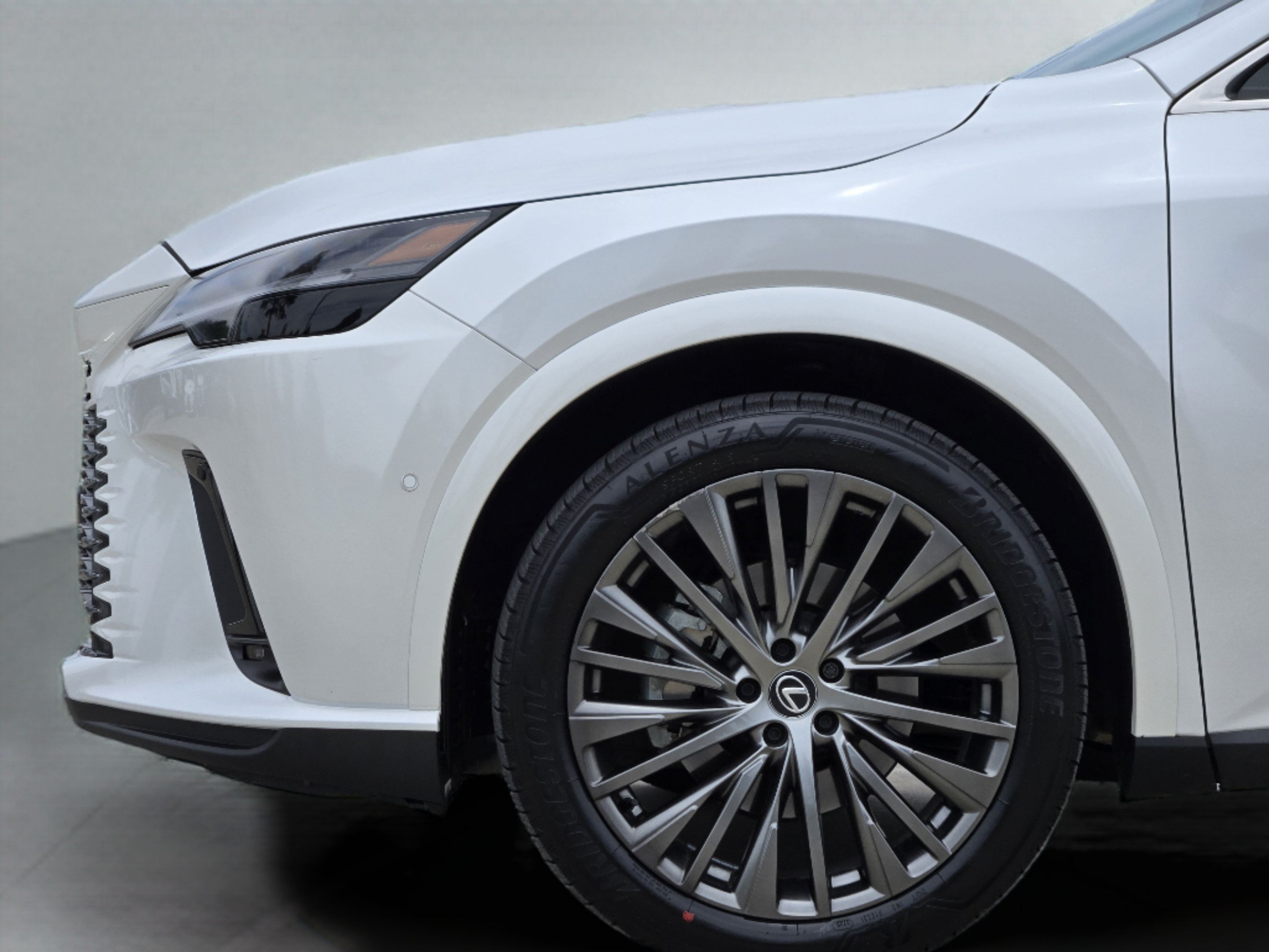 Used 2025 Lexus RX 350 FWD w/ Convenience Package image 39