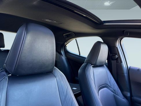 New 2026 Lexus UX 300h FWD image 13